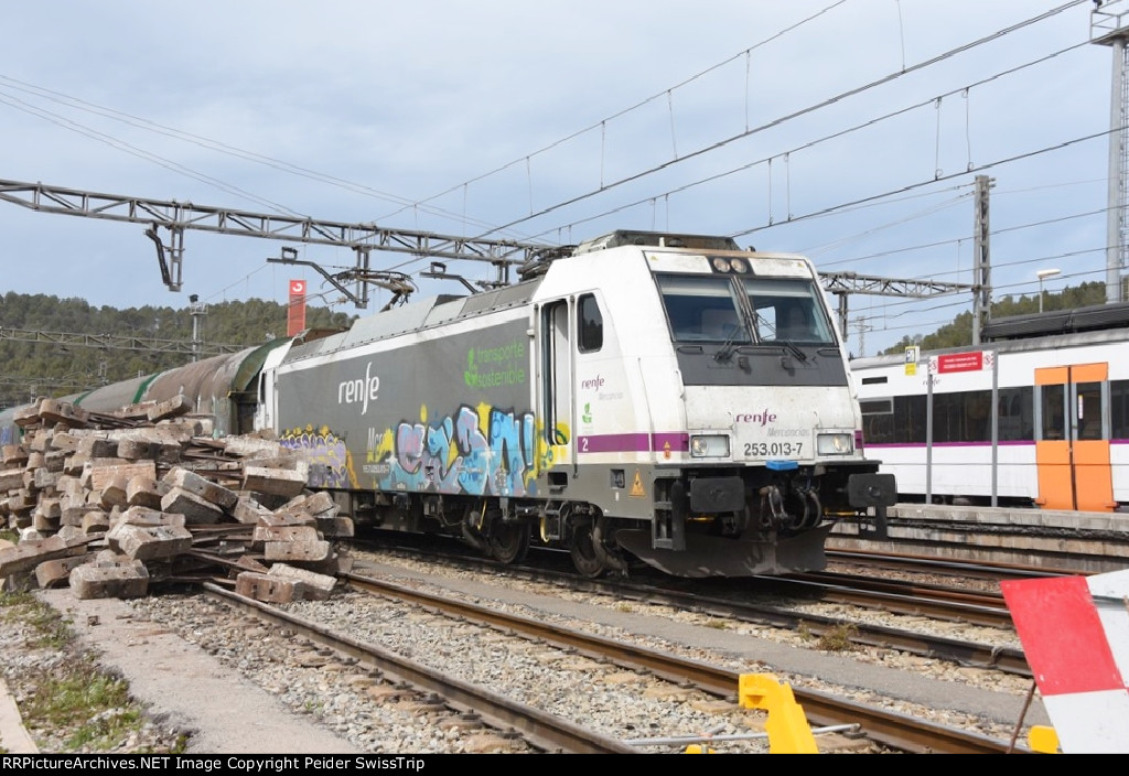 RENFE 253 013